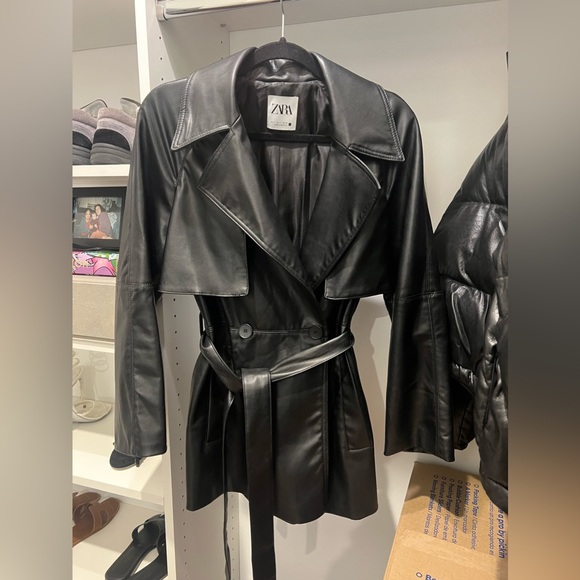 Leather jacket - Picture 2 of 7